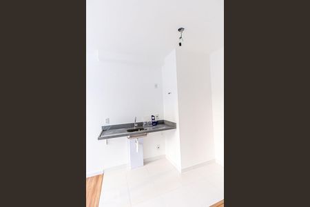 Sala com cozinha de apartamento para alugar com 1 quarto, 35m² em República, São Paulo