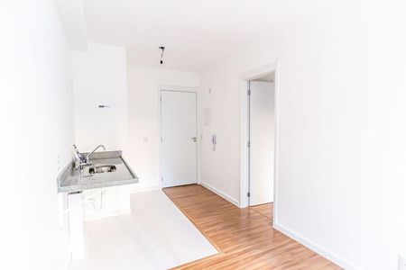 Sala com cozinha de apartamento para alugar com 1 quarto, 35m² em República, São Paulo