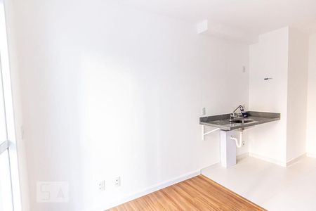 Sala com cozinha de apartamento para alugar com 1 quarto, 35m² em República, São Paulo