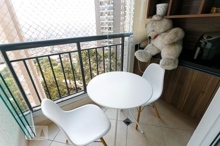 Apartamento à venda com 48m², 2 quartos e 1 vaga Apartamento à venda com 48m², 2 quartos e 1 vagaSacada