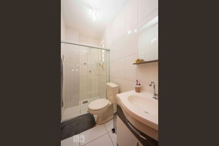 Banheiro  de apartamento à venda com 1 quarto, 39m² em São Sebastião, Porto Alegre