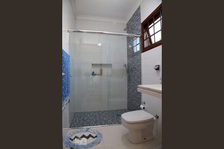 Casa à venda com 385m², 4 quartos e 6 vagasBanheiro da Suíte 3