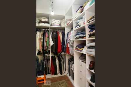 Casa à venda com 385m², 4 quartos e 6 vagasCloset da suíte 1