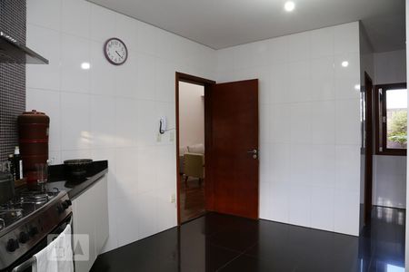 Casa à venda com 385m², 4 quartos e 6 vagasCozinha