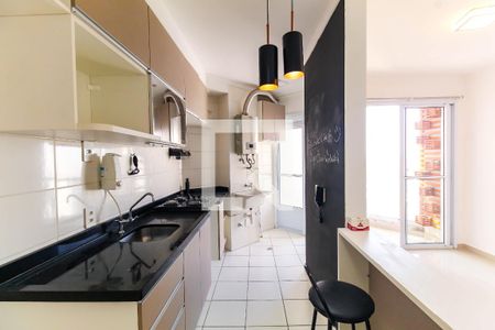 Cozinha de apartamento para alugar com 2 quartos, 56m² em Brás, São Paulo