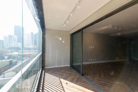 Varanda de kitnet/studio à venda com 1 quarto, 61m² em Itaim Bibi, São Paulo