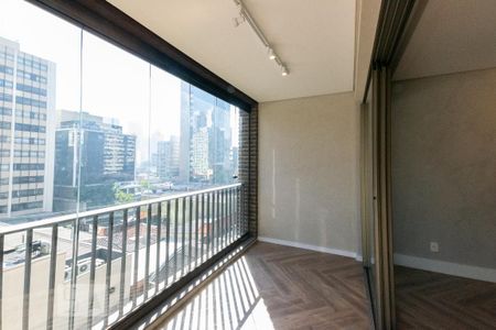 Varanda de kitnet/studio à venda com 1 quarto, 61m² em Itaim Bibi, São Paulo