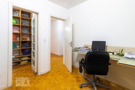 Casa à venda com 450m², 4 quartos e 4 vagasQuarto 2