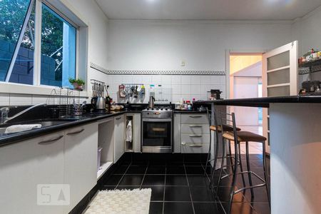 Casa à venda com 450m², 4 quartos e 4 vagasCozinha