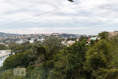 Vista da Sala de Estar de casa à venda com 4 quartos, 450m² em Nonoai, Porto Alegre