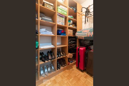 Casa à venda com 450m², 4 quartos e 4 vagasCloset do Quarto 1