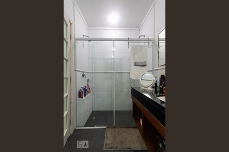 Casa à venda com 450m², 4 quartos e 4 vagasBanheiro da Suíte