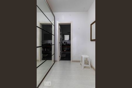 Casa à venda com 450m², 4 quartos e 4 vagasCloset da Suíte