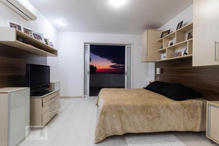 Casa à venda com 450m², 4 quartos e 4 vagasSuíte