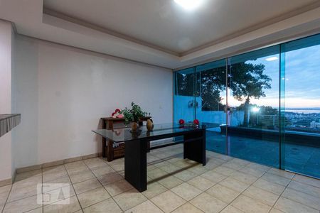 Casa à venda com 450m², 4 quartos e 4 vagasSalão de Festas