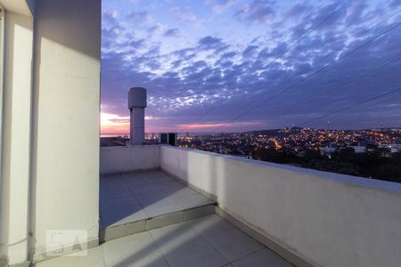 Casa à venda com 450m², 4 quartos e 4 vagasSacada do Quarto 3
