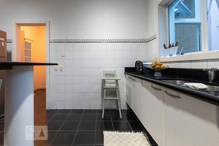 Casa à venda com 450m², 4 quartos e 4 vagasCozinha