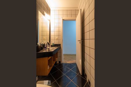 Casa à venda com 450m², 4 quartos e 4 vagasBanheiro Social