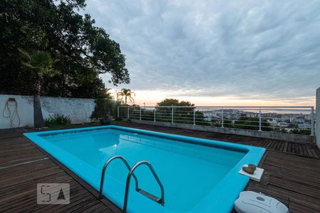 Casa à venda com 450m², 4 quartos e 4 vagasPiscina