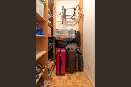 Casa à venda com 450m², 4 quartos e 4 vagasCloset do Quarto 1