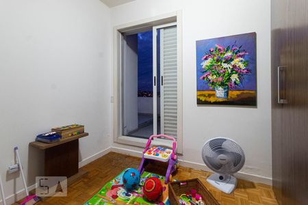 Casa à venda com 450m², 4 quartos e 4 vagasQuarto 3