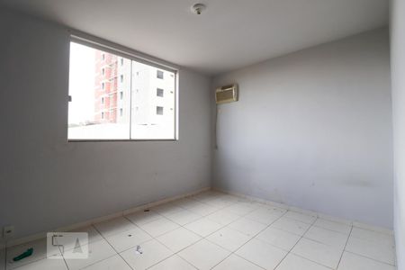 Quarto 2 de apartamento para alugar com 2 quartos, 70m² em Vila Rosa, Goiânia