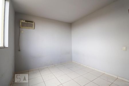 Quarto 2 de apartamento para alugar com 2 quartos, 70m² em Vila Rosa, Goiânia