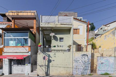 Casa à venda com 35m², 1 quarto e sem vaga Casa à venda com 35m², 1 quarto e sem vagaFachada