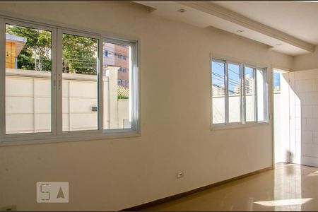 Sala de casa à venda com 2 quartos, 105m² em Vila Pita, São Paulo