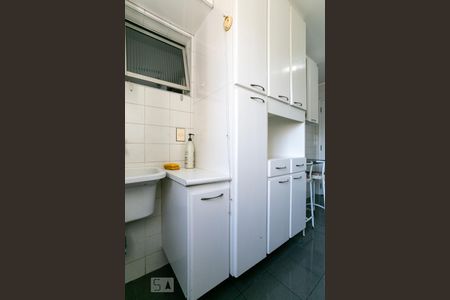 Apartamento para alugar com 72m², 3 quartos e 2 vagas Apartamento para alugar com 72m², 3 quartos e 2 vagasCozinha e Área de Serviço