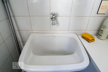 Apartamento para alugar com 72m², 3 quartos e 2 vagas Apartamento para alugar com 72m², 3 quartos e 2 vagasCozinha e Área de Serviço