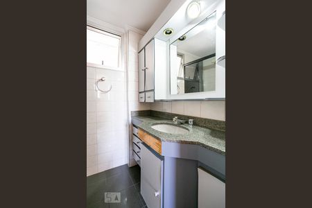 Apartamento para alugar com 72m², 3 quartos e 2 vagas Apartamento para alugar com 72m², 3 quartos e 2 vagasBanheiro