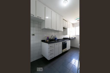 Apartamento para alugar com 72m², 3 quartos e 2 vagas Apartamento para alugar com 72m², 3 quartos e 2 vagasCozinha e Área de Serviço