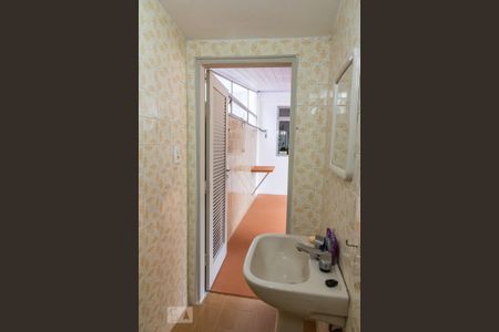 Casa à venda com 266m², 5 quartos e 4 vagasBanheiro de serviço