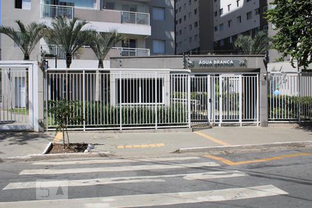 Apartamento à venda com 33m², 1 quarto e sem vagaFachada e portaria