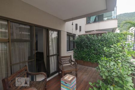 Apartamento à venda com 70m², 3 quartos e 1 vagaVaranda