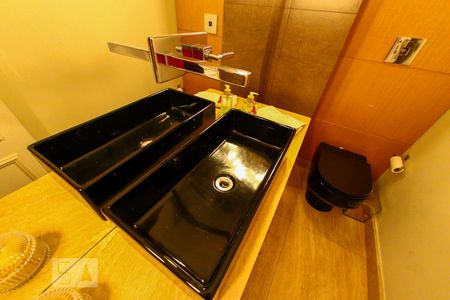 Apartamento à venda com 200m², 4 quartos e 4 vagas Apartamento à venda com 200m², 4 quartos e 4 vagasLavabo