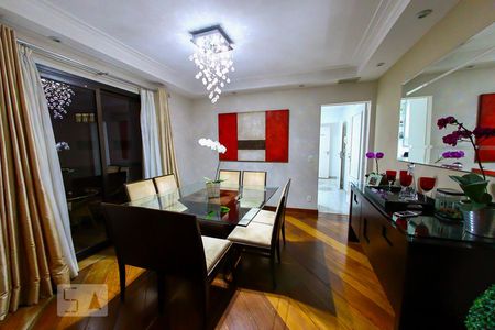 Apartamento à venda com 200m², 4 quartos e 4 vagas Apartamento à venda com 200m², 4 quartos e 4 vagasSala de Jantar