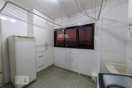 Apartamento à venda com 200m², 4 quartos e 4 vagas Apartamento à venda com 200m², 4 quartos e 4 vagasArea de Serviço
