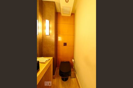 Apartamento à venda com 200m², 4 quartos e 4 vagas Apartamento à venda com 200m², 4 quartos e 4 vagasLavabo