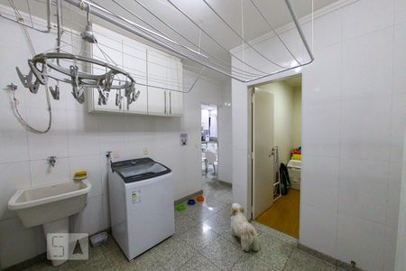 Apartamento à venda com 200m², 4 quartos e 4 vagas Apartamento à venda com 200m², 4 quartos e 4 vagasArea de Serviço