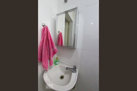 Apartamento à venda com 200m², 4 quartos e 4 vagas Apartamento à venda com 200m², 4 quartos e 4 vagasBanheiro de Serviço