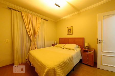 Apartamento à venda com 200m², 4 quartos e 4 vagas Apartamento à venda com 200m², 4 quartos e 4 vagasSuite 2