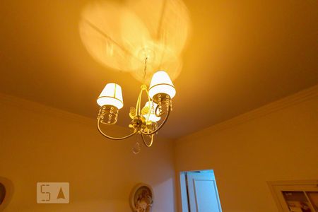 Apartamento à venda com 200m², 4 quartos e 4 vagas Apartamento à venda com 200m², 4 quartos e 4 vagasLustre Suite 3