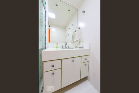 Apartamento à venda com 200m², 4 quartos e 4 vagas Apartamento à venda com 200m², 4 quartos e 4 vagasBanheiro da Suite 3