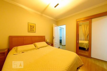 Apartamento à venda com 200m², 4 quartos e 4 vagas Apartamento à venda com 200m², 4 quartos e 4 vagasSuite 2