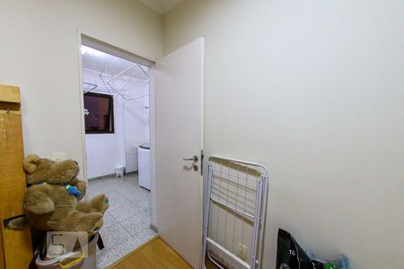 Apartamento à venda com 200m², 4 quartos e 4 vagas Apartamento à venda com 200m², 4 quartos e 4 vagasQuarto de Serviço