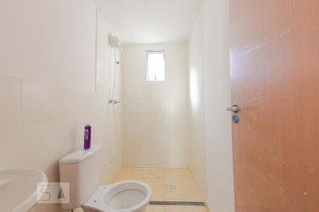 Banheiro de apartamento à venda com 2 quartos, 45m² em Protásio Alves, Porto Alegre