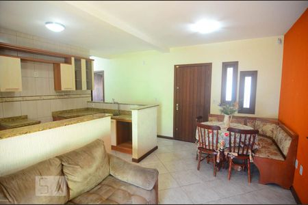 Sala de casa à venda com 2 quartos, 110m² em Igara, Canoas