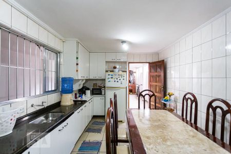 Casa à venda com 250m², 5 quartos e 2 vagas Casa à venda com 250m², 5 quartos e 2 vagasCozinha